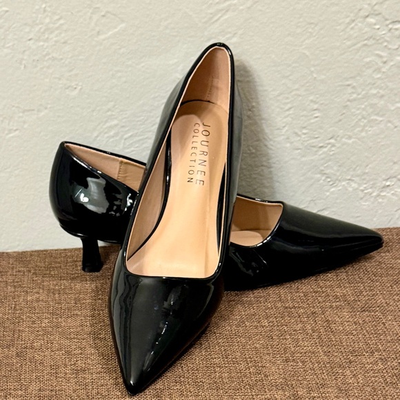 Journee Collection Womens Celica Slip On Kitten Heel Pointed Toe Pumps - Picture 2 of 8